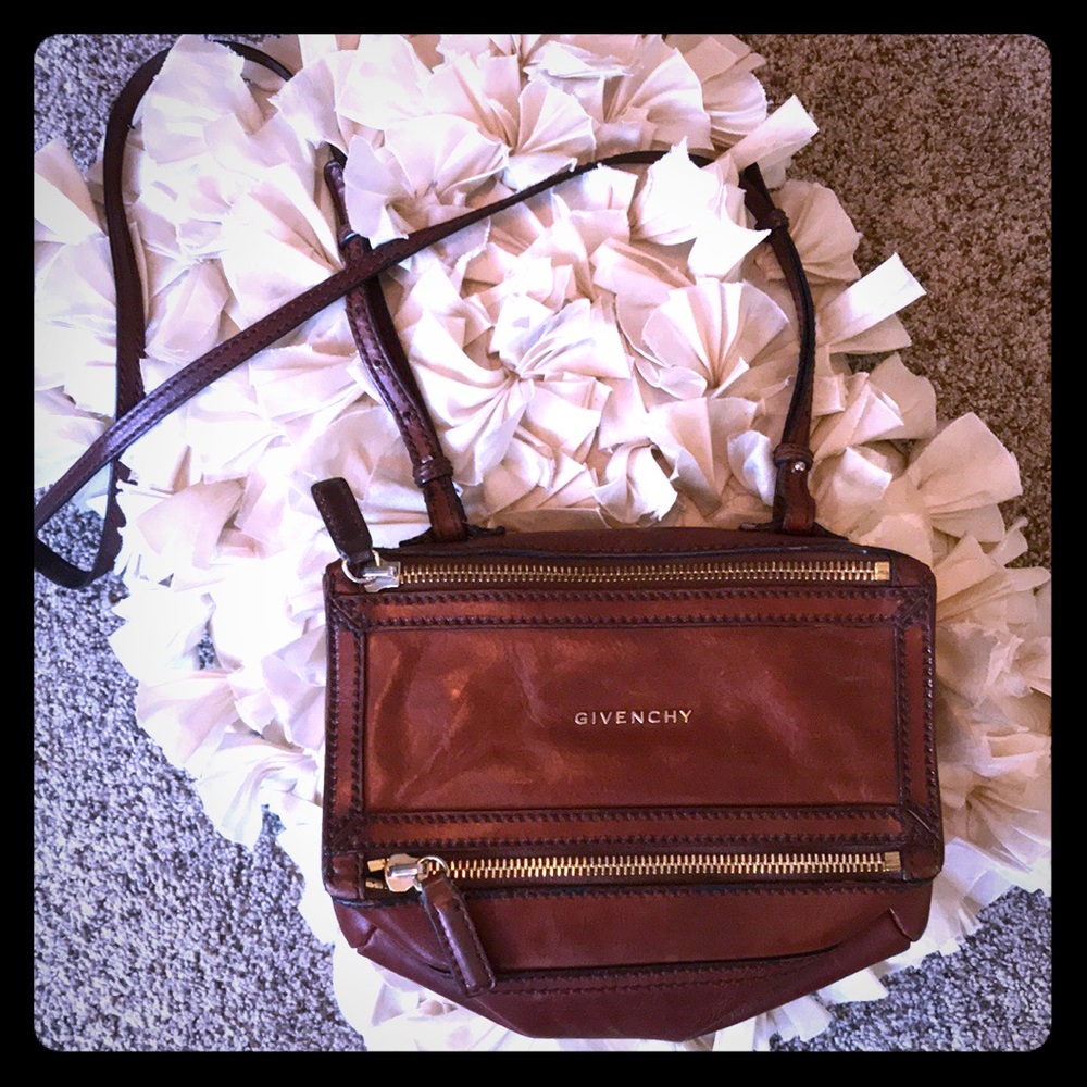 Auth Givenchy mini Pandora vintage leather look😍